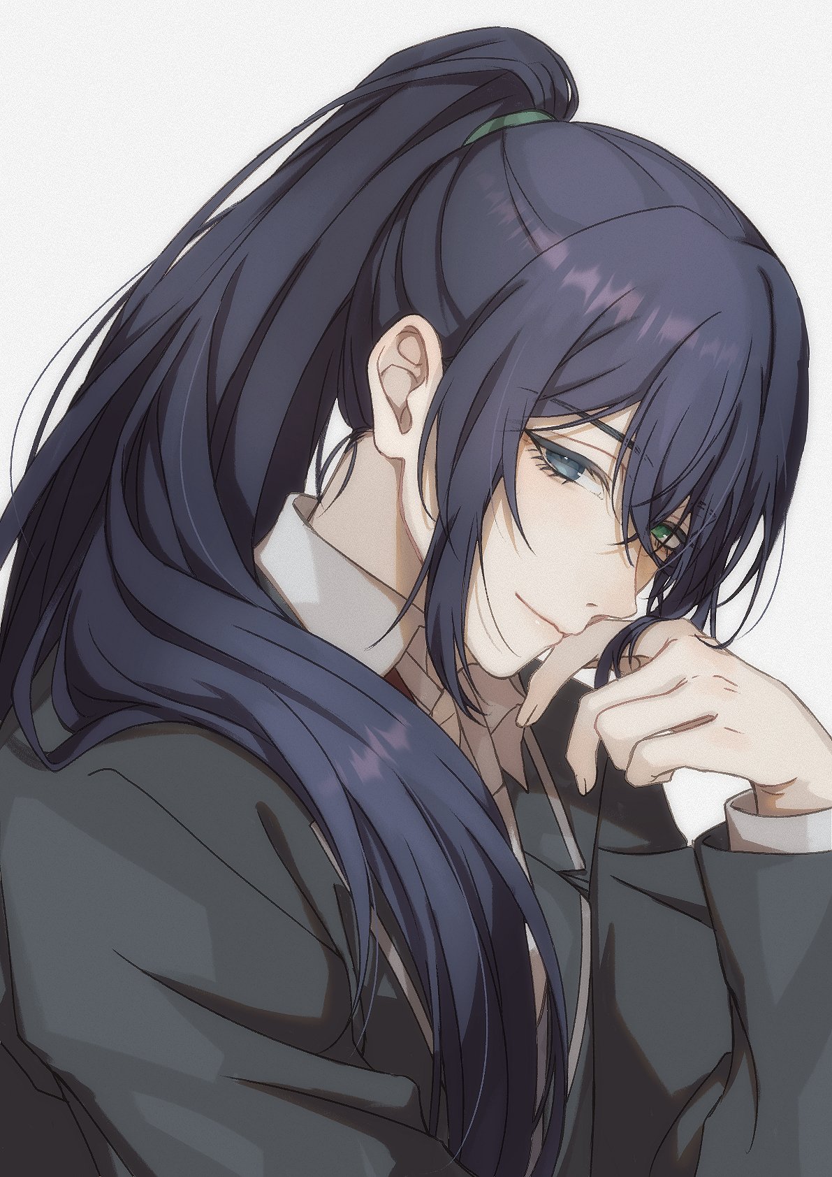 hong lu (project moon), limbus company, project moon, highres, 1boy, black coat, blue eyes, coat, collared shirt, crossed bangs, double-parted bangs, green eyes, hair between eyes, hand on own chin, heterochromia, high ponytail, looking at viewer, male focus, n nigiri, ponytail, purple hair, shirt, smirk, solo, upper body, white shirt