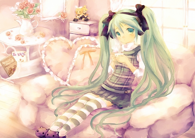 shirotae yuki, yukise miyu, hatsune miku, kagamine len, kagamine rin, vocaloid, couch, green eyes, green hair, long hair, sitting, skirt, thighhighs, twintails, very long hair