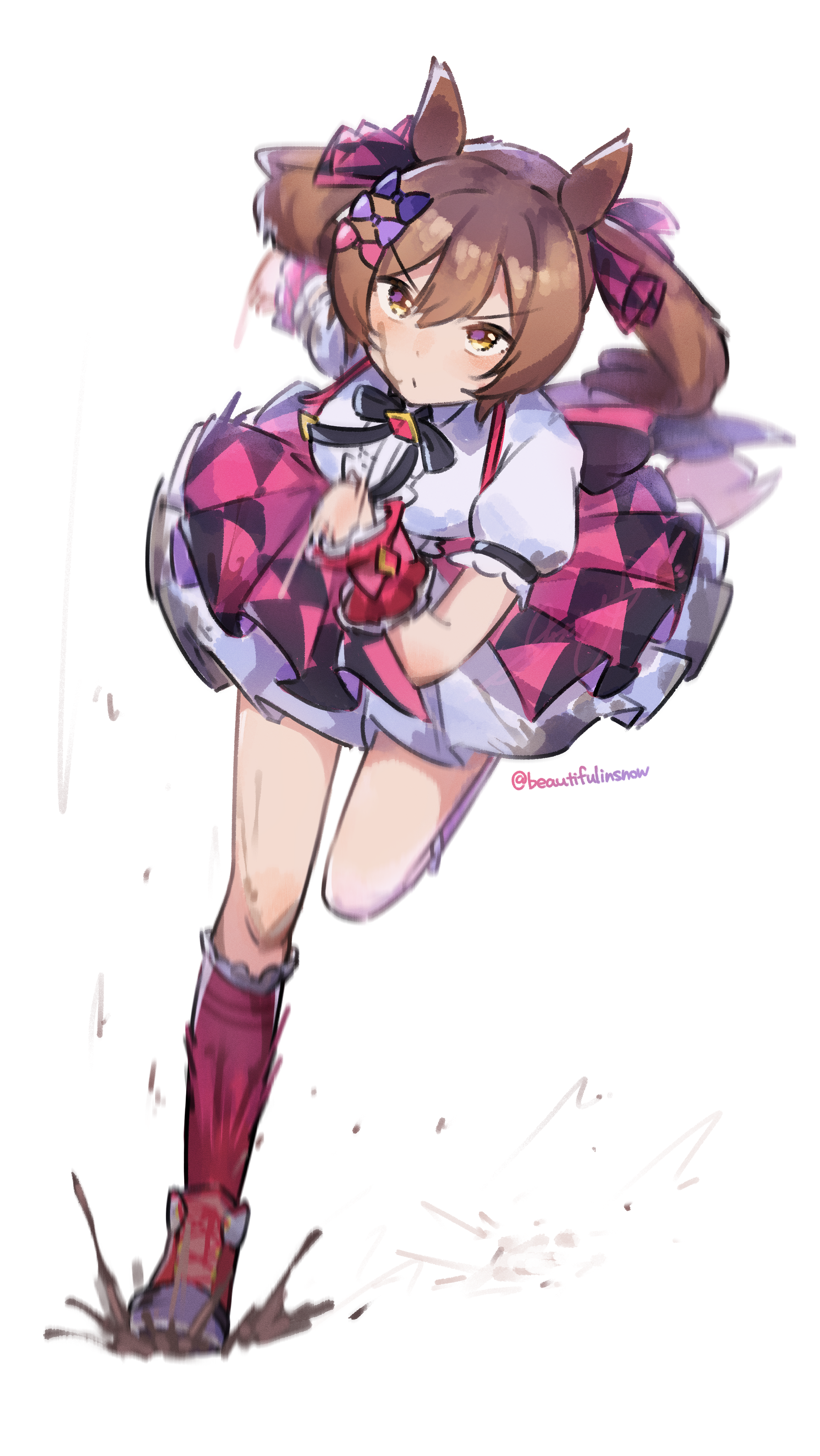 beautifulinsnow, smart falcon (love 4ever) (umamusume), smart falcon (umamusume), umamusume, absurdres, commentary request, highres, 1girl, animal ears, artist name, bow, brown eyes, brown hair, dirt, dirty, dirty face, hair between eyes, hair bow, hair ornament, horse ears, horse girl, horse tail, long hair, multiple hair bows, pink skirt, puffy short sleeves, puffy sleeves, running, shirt, short sleeves, simple background, skirt, solo, standing, standing on one leg, suspender skirt, suspenders, tail, twintails, v-shaped eyebrows, white background, white shirt