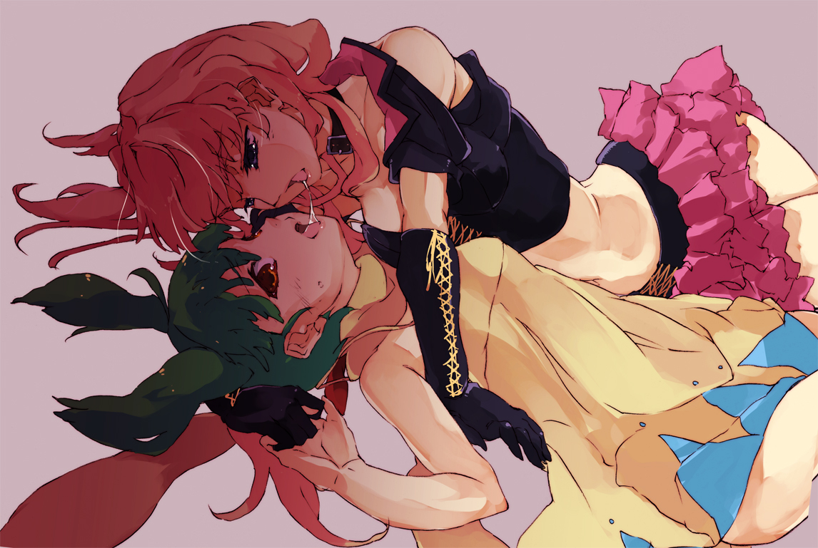 kitano yuusuke, ranka lee, sheryl nome, macross, macross frontier, 00s, 2girls, blonde hair, blue eyes, choker, dress, elbow gloves, gloves, green hair, holding hands, kiss, long hair, midriff, multiple girls, navel, open mouth, saliva, saliva trail, short hair, skirt, tongue, twintails, yellow eyes, yuri