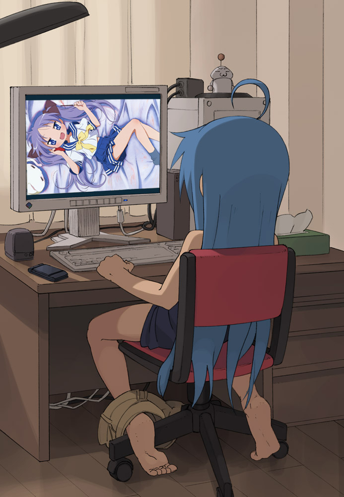 hiiragi kagami, izumi konata, lucky star, 00s, ahoge, barefoot, bed, blue hair, chair, computer, computer keyboard, desk, feet, female masturbation, keyboard, lying, masturbation, monitor, open mouth, purple hair, school uniform, soles, toes