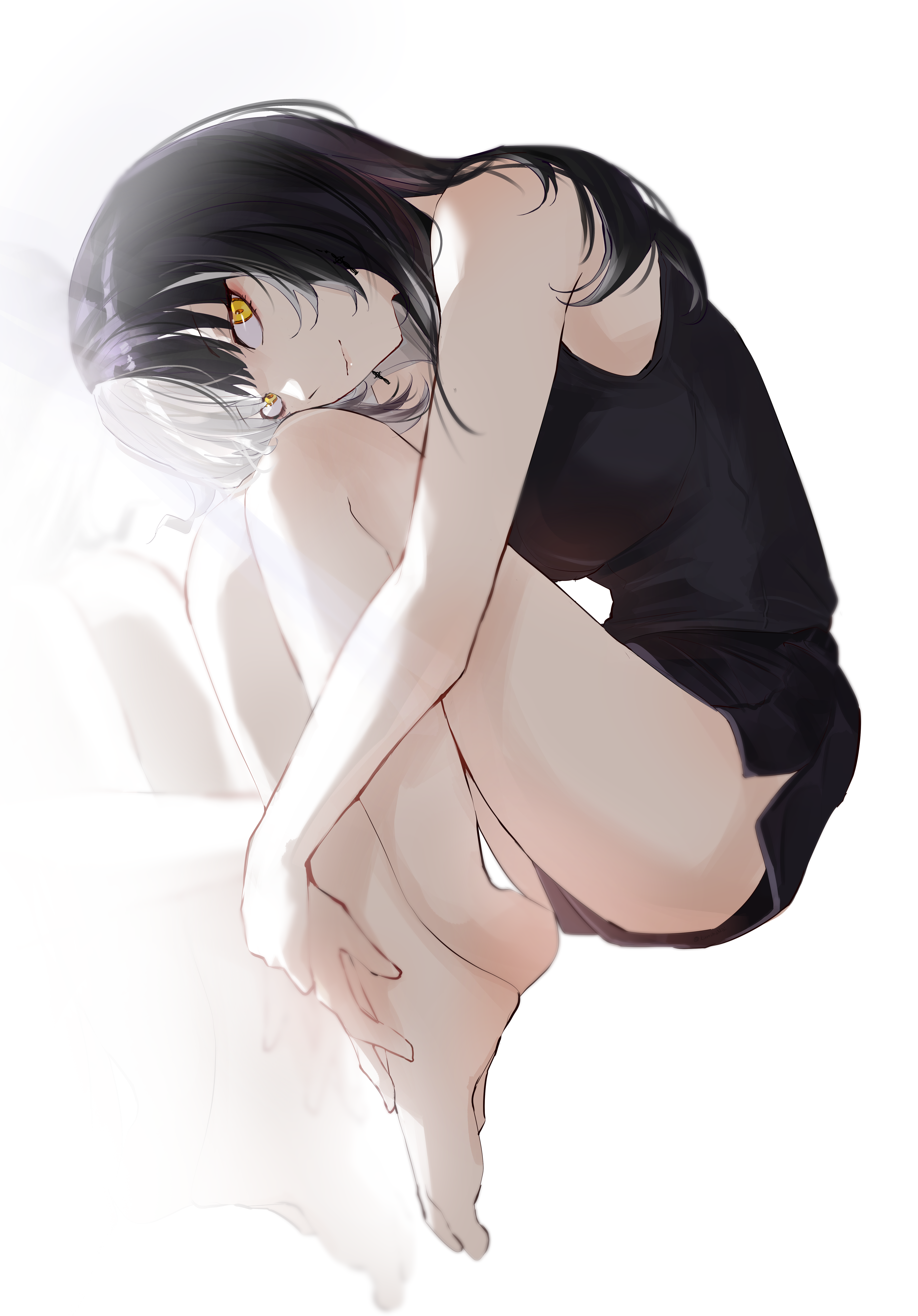kurochanai, shiori novella, hololive, hololive english, absurdres, commentary, english commentary, highres, 1girl, alternate costume, bare legs, barefoot, black hair, black shorts, black tank top, breasts, closed mouth, dolphin shorts, feet, fetal position, from side, grey hair, hugging own legs, large breasts, light smile, long hair, looking at viewer, multicolored hair, short shorts, shorts, simple background, solo, split-color hair, tank top, toes, two-tone hair, virtual youtuber, white background, yellow eyes