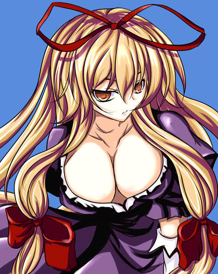 dacho, yakumo yukari, touhou, bad id, bad pixiv id, 1girl, blonde hair, blue background, bow, breasts, cleavage, expressionless, female focus, large breasts, long hair, looking at viewer, naughty face, pink eyes, ribbon, shaded face, simple background, solo, upper body, yellow eyes