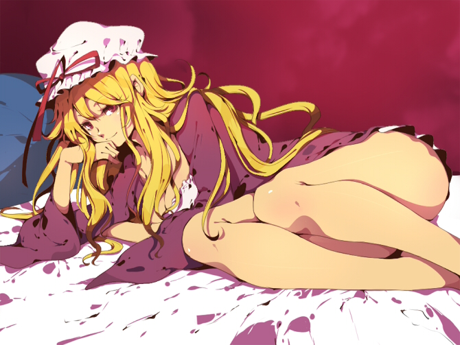 akishima kei, yakumo yukari, touhou, bad id, bad pixiv id, 1girl, barefoot, bed, bed sheet, blonde hair, bottomless, female focus, hat, hat ribbon, head rest, jitome, knees, legs, long hair, lying, on side, pillow, purple background, purple eyes, ribbon, smile, solo, wide sleeves