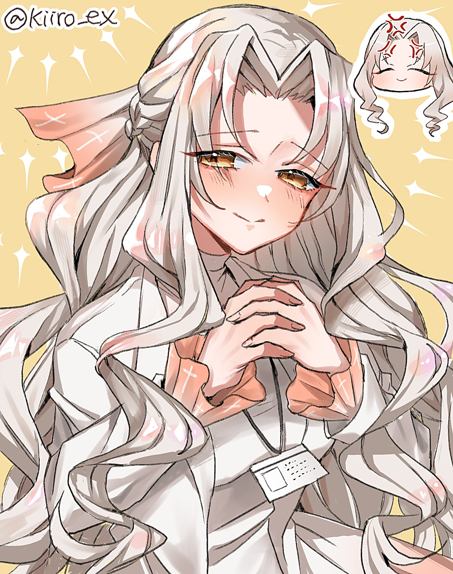 hiiro (kiiro ex), jiai (hyakkano), kimi no koto ga dai dai dai dai daisuki na 100-nin no kanojo, commentary, highres, 1girl, anger vein, artist name, braid, chibi, chibi inset, curtained hair, dress, half up braid, lanyard, long sleeves, looking at viewer, own hands clasped, own hands together, simple background, smile, solo, twitter username, upper body, wavy hair, white dress, white hair, yellow background, yellow eyes