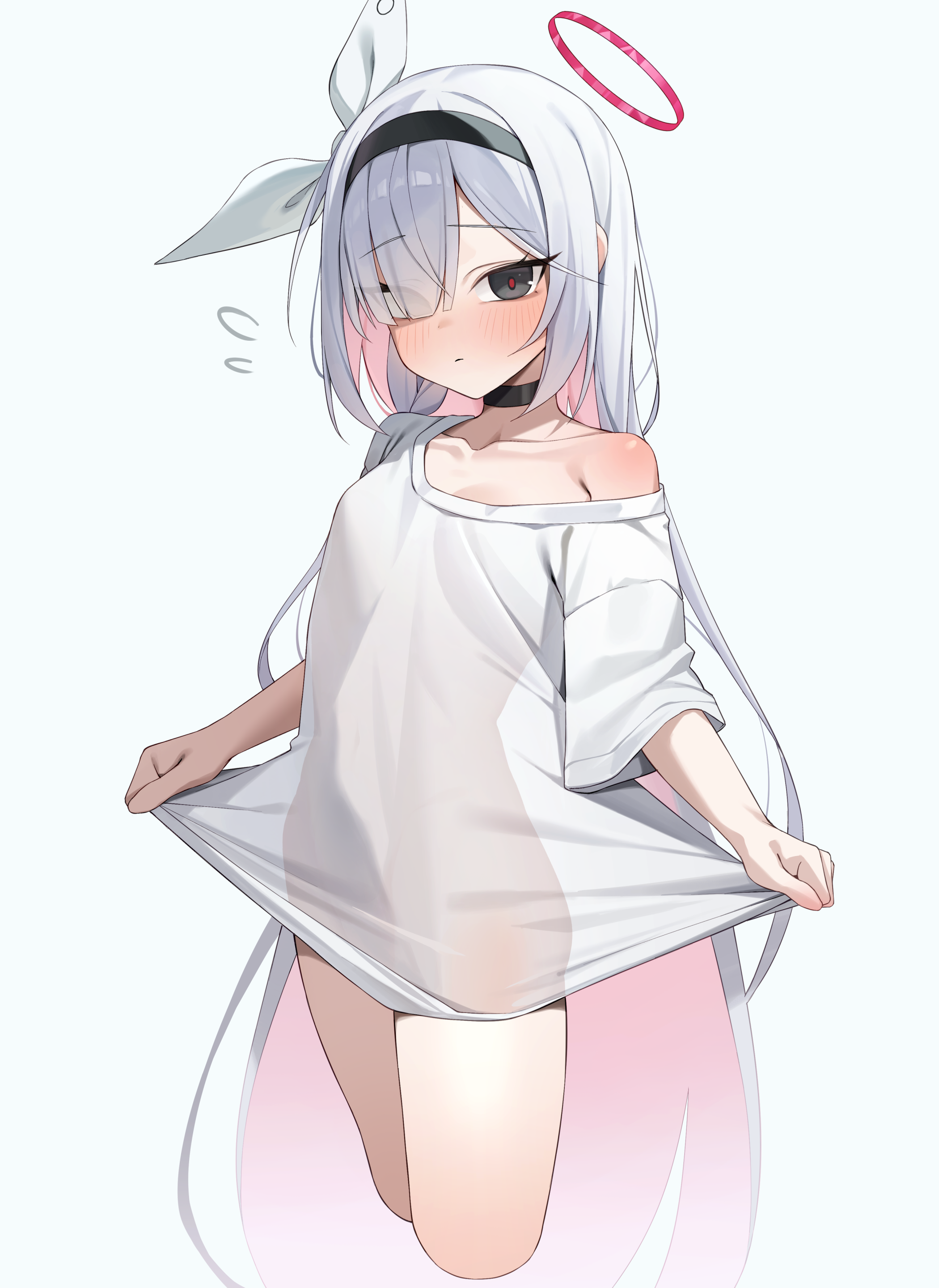 um 111, plana (blue archive), blue archive, absurdres, commentary request, highres, 1girl, black choker, black eyes, black hairband, blue background, choker, collarbone, colored inner hair, eyes visible through hair, grey hair, hair over one eye, hairband, halo, long hair, looking at viewer, multicolored hair, off shoulder, pink hair, red halo, red pupils, see-through clothes, see-through shirt, shirt, simple background, solo, t-shirt, thighs, two-tone hair, very long hair, white shirt