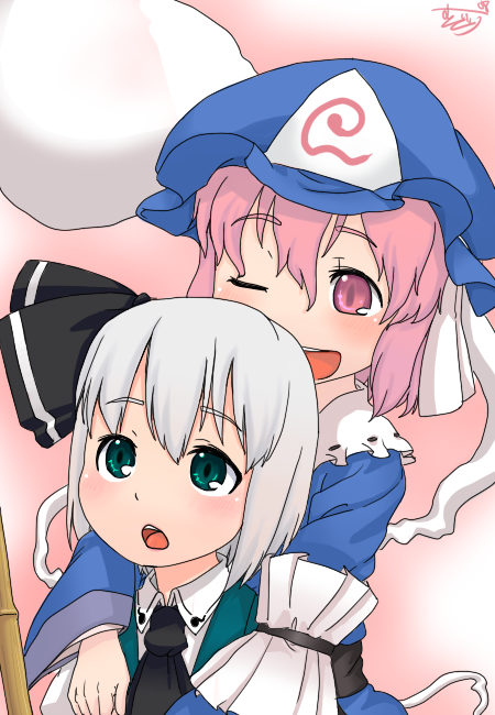 muku (muku-coffee), konpaku youmu, konpaku youmu (ghost), saigyouji yuyuko, touhou, silver hair, 2girls, :d, :o, aqua eyes, bamboo broom, blush, broom, female focus, green eyes, hair ribbon, hairband, hat, hitodama, hug, hug from behind, looking up, multiple girls, one eye closed, open mouth, pink eyes, ribbon, short hair, smile, wink