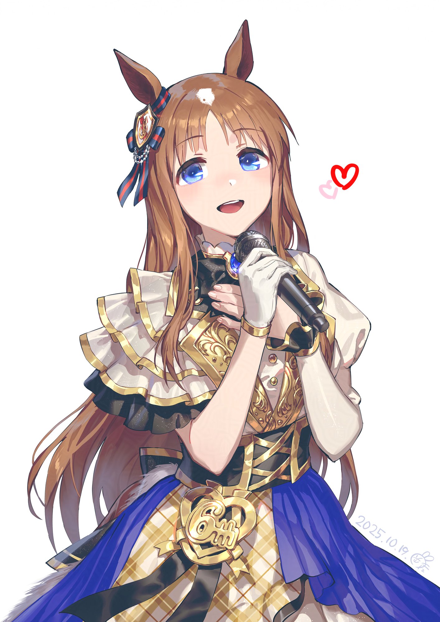 okada manabi, grass wonder (umamusume), umamusume, commentary request, highres, 1girl, :d, animal ears, black bow, blue dress, blue eyes, bow, brown hair, cowboy shot, dated, dress, ear bow, gloves, hand on own chest, heart, holding, holding microphone, horse ears, horse girl, horse tail, layered dress, long hair, looking at viewer, microphone, music, open mouth, parted bangs, plaid clothes, plaid dress, puffy short sleeves, puffy sleeves, short sleeves, simple background, singing, smile, solo, striped bow, tail, teeth, two-tone dress, upper teeth only, very long hair, white background, white dress, white gloves