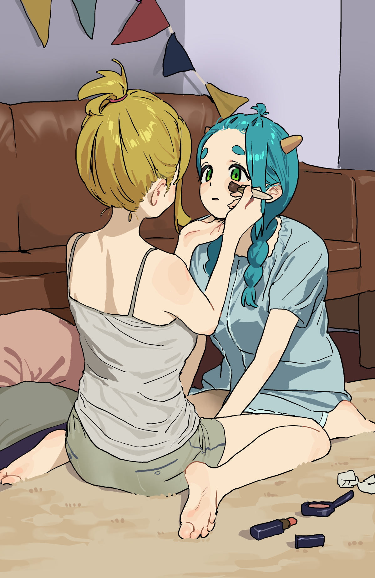 some1else45, nahia (some1else45), sekoshi (some1else45), original, highres, 2girls, applying another's makeup, applying makeup, aqua eyes, barefoot, blonde hair, braid, camisole, couch, green eyes, green shorts, grey camisole, lipstick, makeup, multiple girls, shorts, sitting, small horns, twin braids, wariza