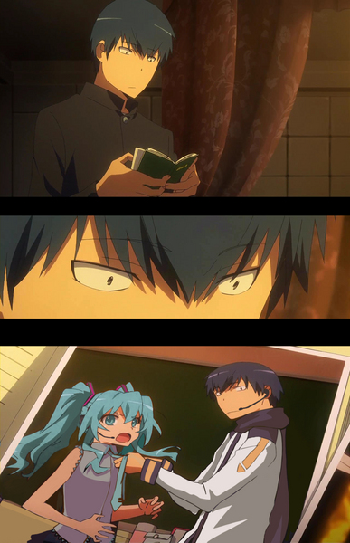 cloverpeia, aisaka taiga, hatsune miku, kaito (vocaloid), takasu ryuuji, toradora!, vocaloid, screencap, resized, black hair, blue eyes, blue hair, chalkboard, close-up, cosplay, curtains, dressing, green eyes, green hair, hatsune miku (cosplay), headset, kaito (cosplay), notebook, parody, photo (object), pixiv thumbnail, scarf, school uniform, tiles, twintails