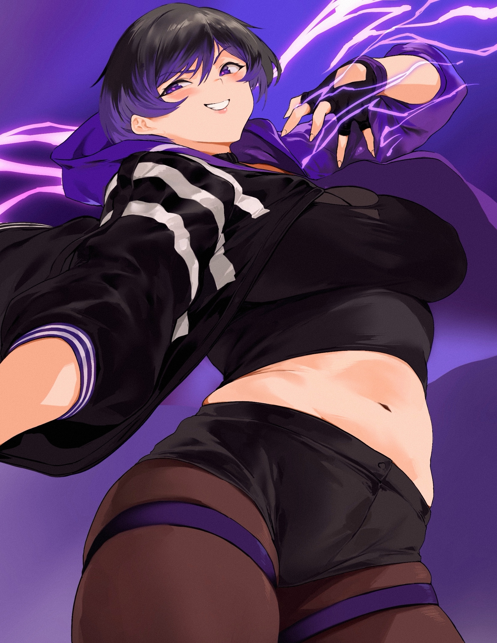 grdrawww, reina (tekken), tekken, tekken 8, highres, 1girl, black hair, black jacket, black shirt, black shorts, breasts, brown pantyhose, electricity, fingerless gloves, gloves, grin, hood, hooded jacket, jacket, large breasts, midriff, multicolored hair, navel, pantyhose, pantyhose under shorts, purple eyes, purple hair, shirt, short hair, shorts, smile, two-tone hair