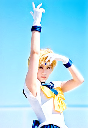 sailor uranus, ten'ou haruka, bishoujo senshi sailor moon, lowres, photo (medium), 1girl, asian, blonde hair, cosplay, female focus, school uniform, serafuku, short hair, solo