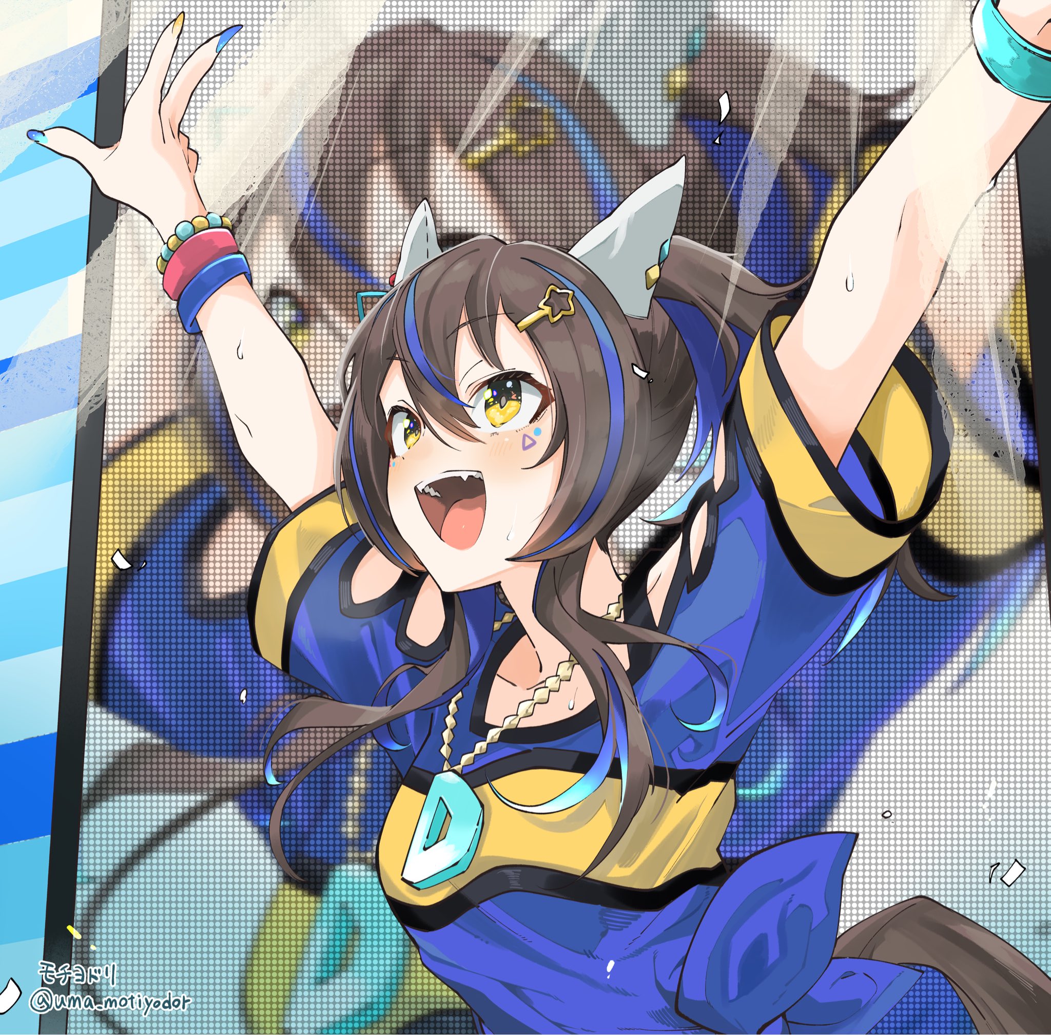 uma motiyodor, daitaku helios (fun fun party night) (umamusume), daitaku helios (umamusume), umamusume, commentary request, highres, 1girl, animal ears, arms up, belt, blue hair, brown hair, collarbone, colored inner hair, ear covers, ear piercing, facial tattoo, fang, fingernails, hair between eyes, hair ornament, horse ears, horse girl, horse tail, jewelry, looking at viewer, medium hair, multicolored hair, necklace, open mouth, piercing, screen, side ponytail, smile, solo, stage, star (symbol), tail, tattoo, two-tone hair, upper body, yellow eyes