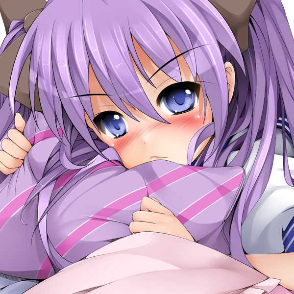 a.betty, betty (pixiv), hiiragi kagami, lucky star, bad id, bad pixiv id, 00s, 1girl, blue eyes, blush, female focus, hair ribbon, long hair, pillow, purple hair, ribbon, solo, twintails