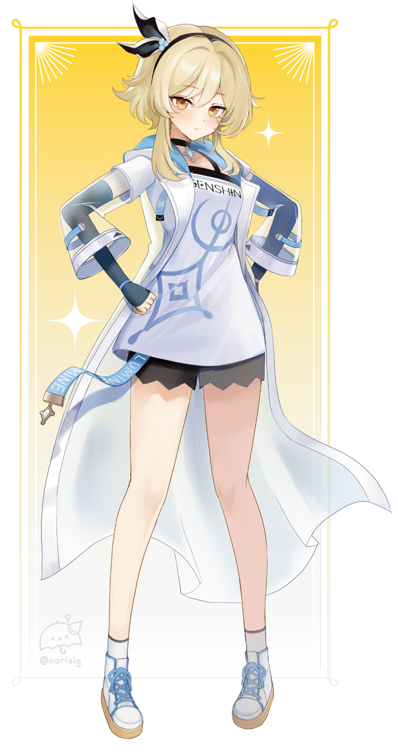 sigggrain, lumine (genshin impact), lumine (zhangjiajie) (genshin impact), genshin impact, highres, 1girl, black gloves, black hairband, black shorts, blonde hair, closed mouth, coat, elbow gloves, fingerless gloves, full body, gloves, hair ornament, hairband, hand on own hip, long sleeves, looking at viewer, official alternate costume, open clothes, open coat, shoes, short hair with long locks, shorts, signature, simple background, smile, socks, solo, standing, white background, white shoes, white socks, yellow eyes