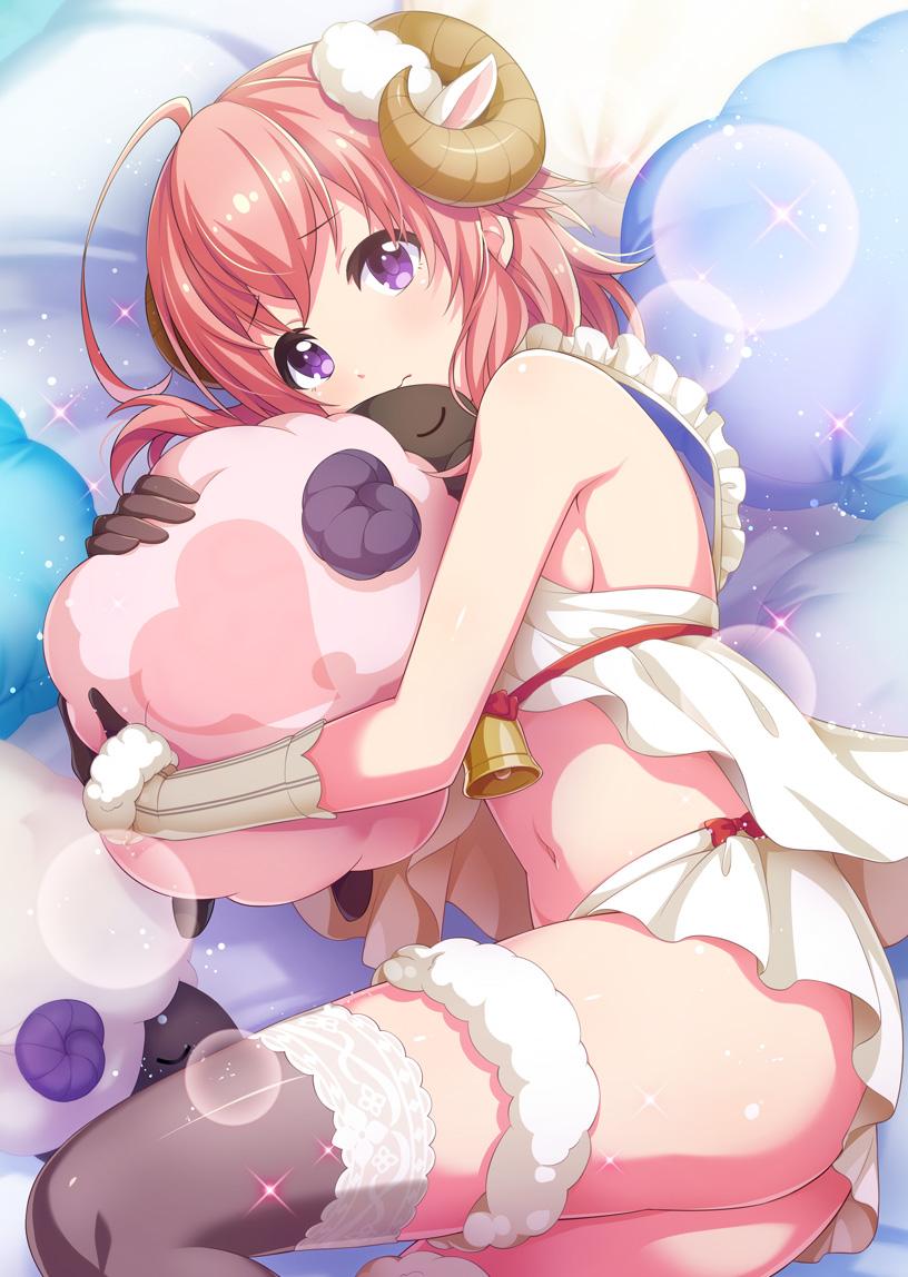 sakura (project tokyo dolls), project tokyo dolls, commentary request, official art, second-party source, 1girl, ahoge, ass, babydoll, bell, black gloves, black thighhighs, blush, breasts, closed mouth, dot nose, fur thigh strap, gloves, horns, hugging doll, hugging object, lens flare, looking at viewer, lying, medium breasts, midriff, navel, on side, pillow, pink hair, purple eyes, sheep horns, short hair, sideboob, skirt, solo, sparkle, stuffed animal, stuffed sheep, stuffed toy, thighhighs, white babydoll, white skirt