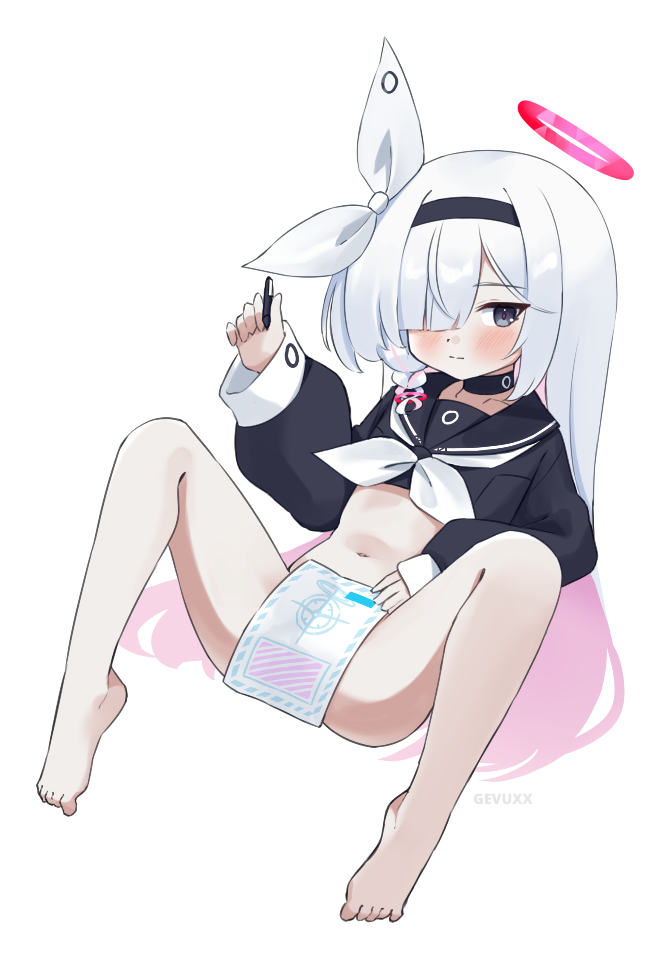 gevuxx, plana (blue archive), blue archive, absurdres, highres, 1girl, barefoot, black choker, black hairband, black sailor collar, choker, colored inner hair, hair over one eye, hairband, halo, long hair, multicolored hair, navel, neckerchief, pink hair, sailor collar, simple background, solo, white background, white hair, white neckerchief