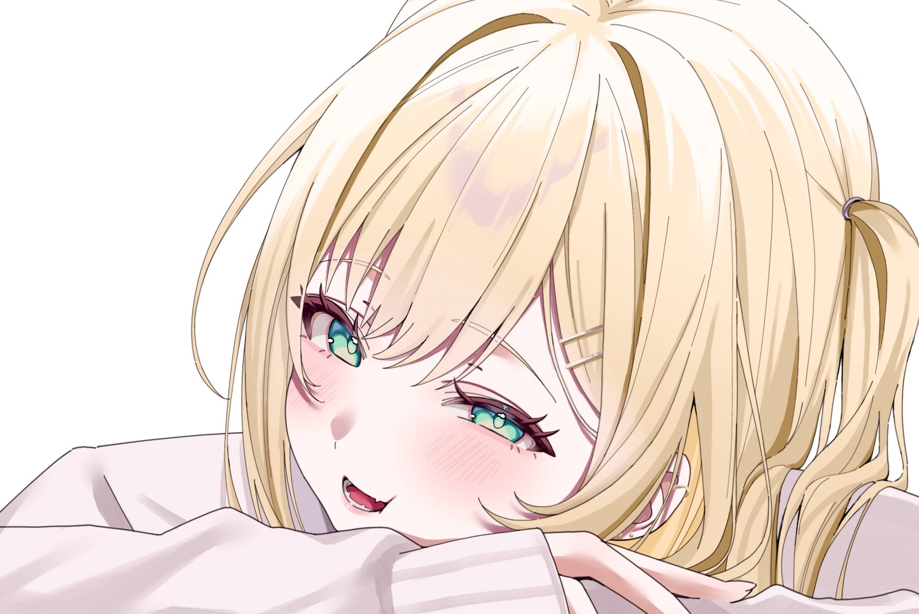 y4uyo, kurumi noah, vspo!, commentary request, highres, 1girl, :d, blonde hair, blush, cardigan, fang, green eyes, grey cardigan, hair ornament, hairclip, kurumi noah (8th costume), long sleeves, looking at viewer, open mouth, portrait, puffy long sleeves, puffy sleeves, simple background, skin fang, smile, solo, two side up, virtual youtuber, white background