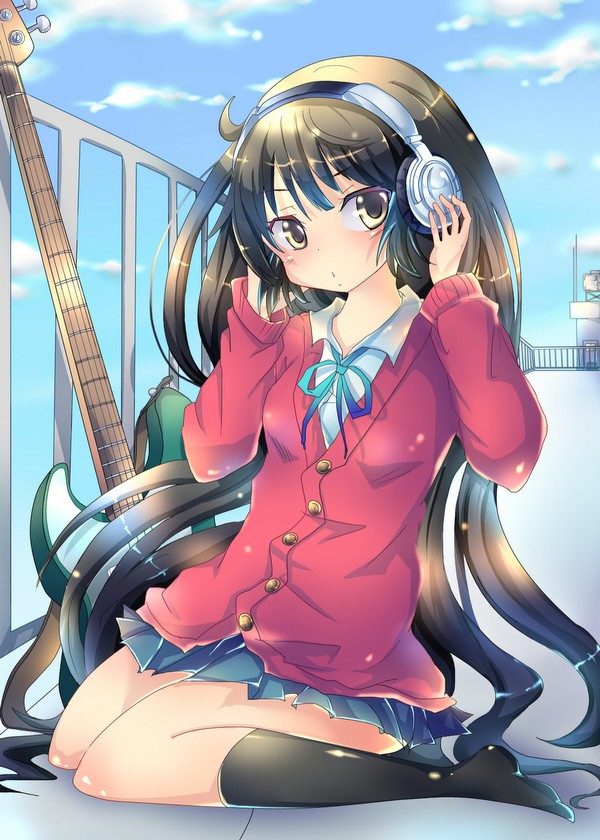 fuabio, akiyama mio, k-on!, bad id, bad pixiv id, 00s, 1girl, bass guitar, black hair, blunt bangs, female focus, full body, headphones, hime cut, instrument, long hair, outdoors, school uniform, skirt, sky, solo