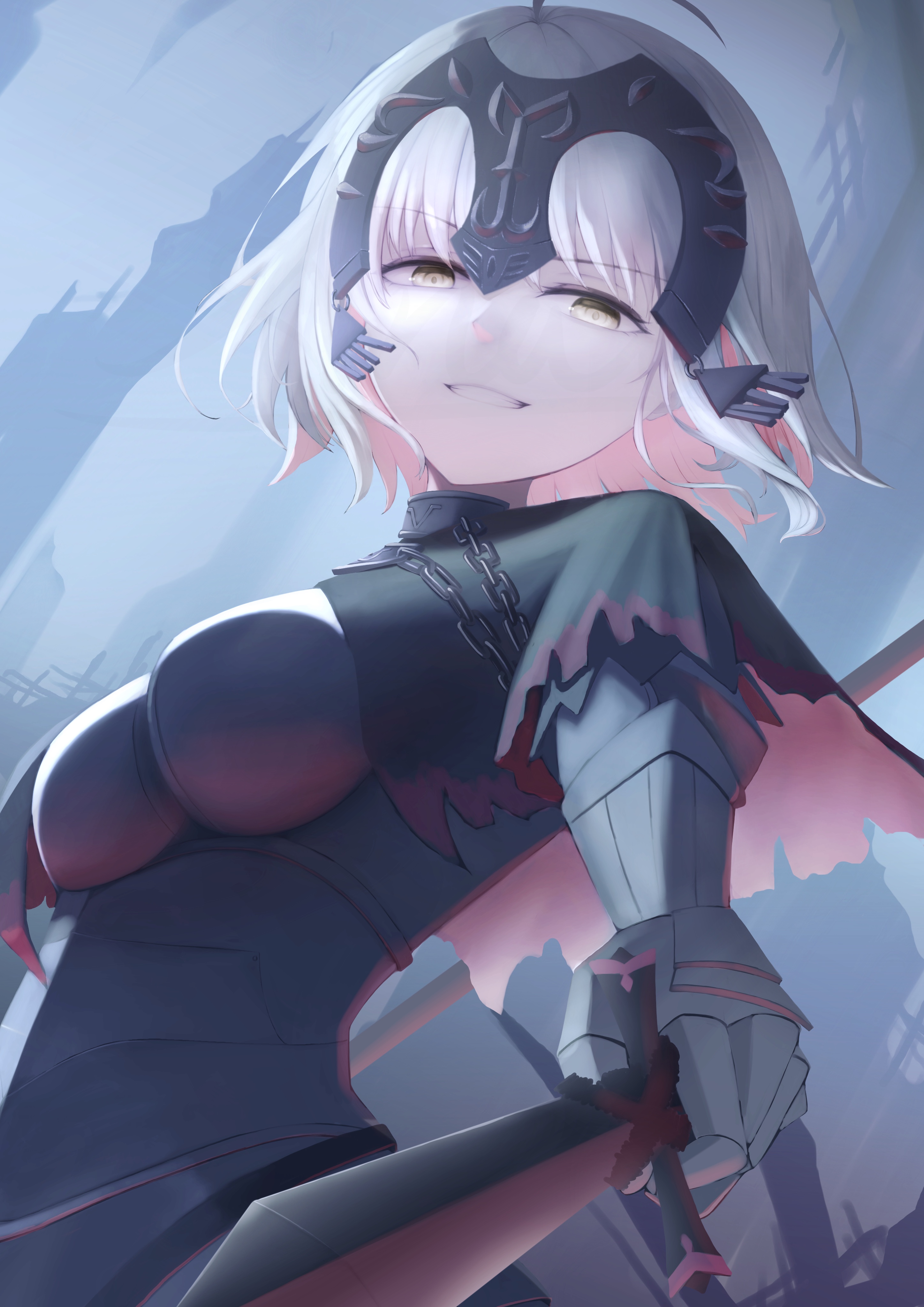 anata6350, jeanne d'arc alter (avenger) (fate), jeanne d'arc alter (avenger) (first ascension) (fate), jeanne d'arc alter (fate), fate/grand order, fate (series), absurdres, commentary, highres, 1girl, ahoge, breasts, chain, collar, floating hair, fur trim, grey hair, grin, headpiece, holding, holding sword, holding weapon, looking at viewer, medium breasts, metal collar, short hair, smile, solo, sword, weapon, yellow eyes