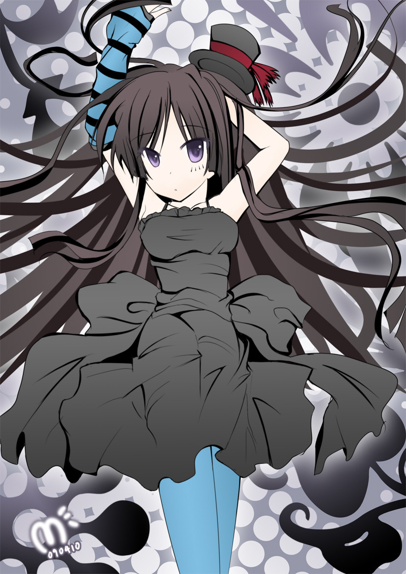 emu (mint), akiyama mio, don't say "lazy", k-on!, striped, 00s, 1girl, blue pantyhose, blunt bangs, emu, facepaint, female focus, gothic lolita, hat, hime cut, lolita fashion, long hair, mini hat, mini top hat, pantyhose, solo, top hat