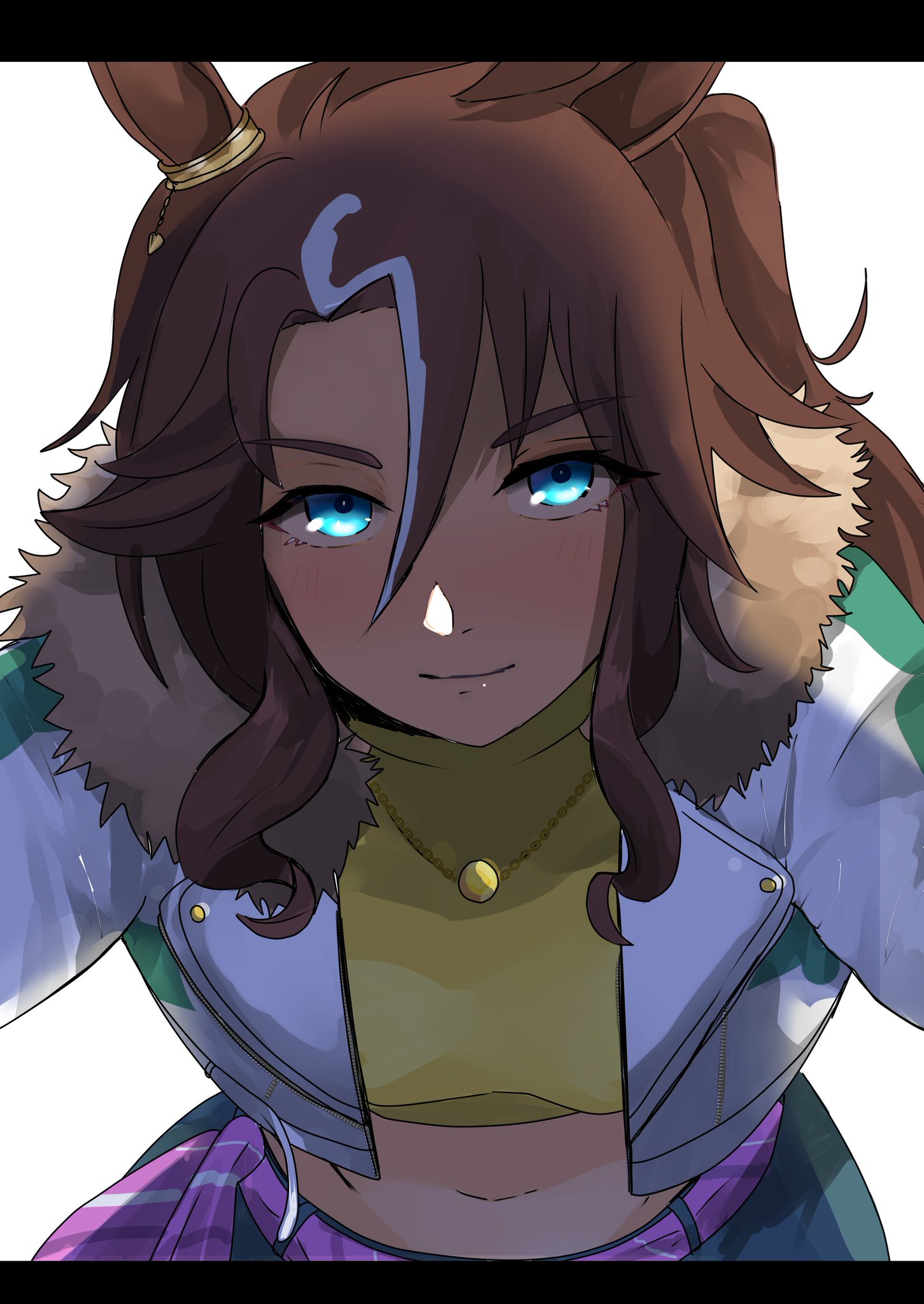 mejiro palmer (line breakthrough) (umamusume), mejiro palmer (umamusume), umamusume, highres, 1girl, animal ears, blue eyes, brown hair, fur collar, glowing, glowing eyes, green skirt, horse ears, horse girl, jacket, jewelry, leaning forward, light smile, looking at viewer, midriff, navel, necklace, nose, parted bangs, ponytail, purple sash, sash, shirt, simple background, skirt, solo, waopaka, white background, white jacket, yellow shirt