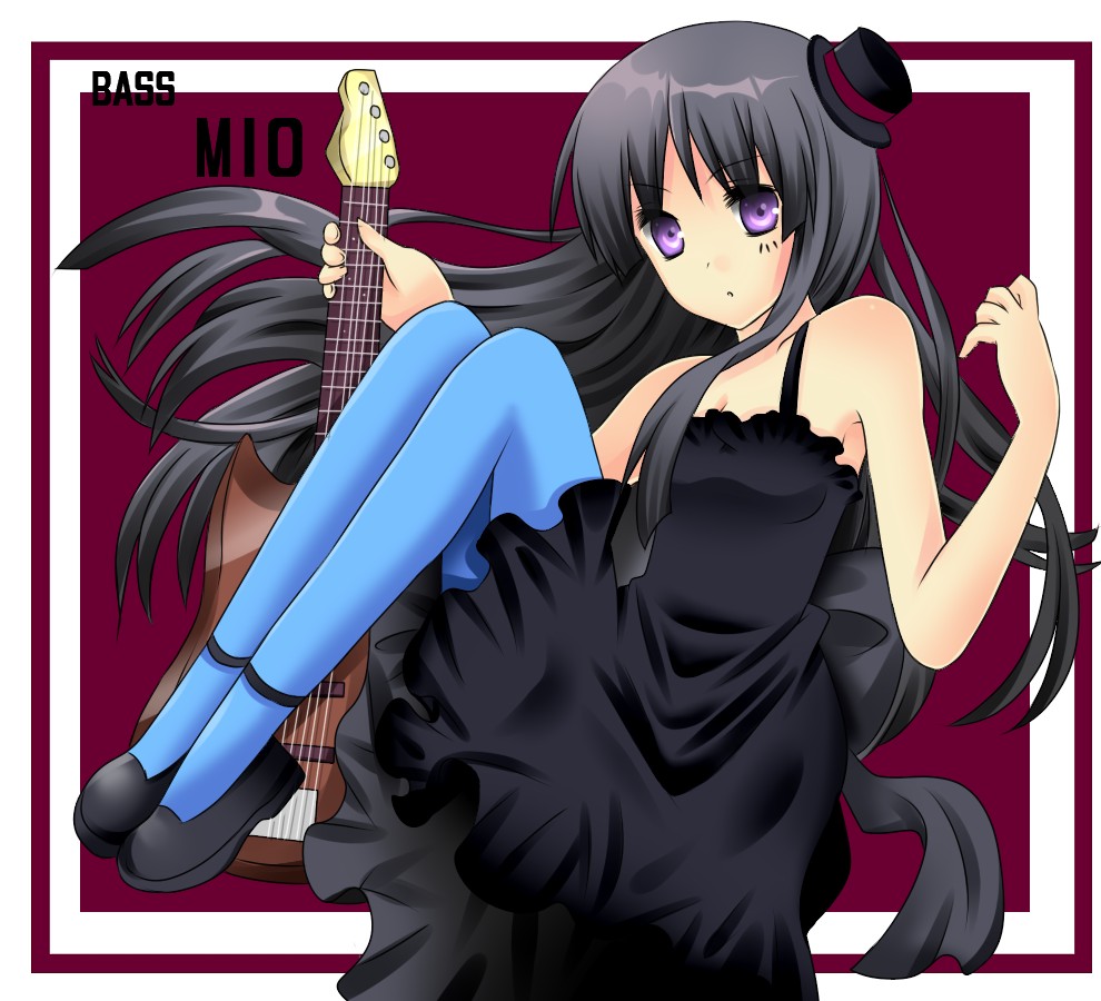 hazuki mizuho, akiyama mio, don't say "lazy", k-on!, striped, bad id, bad pixiv id, 00s, 1girl, bass guitar, black hair, blue pantyhose, blunt bangs, facepaint, female focus, hat, hime cut, instrument, mini hat, mini top hat, pantyhose, solo, top hat