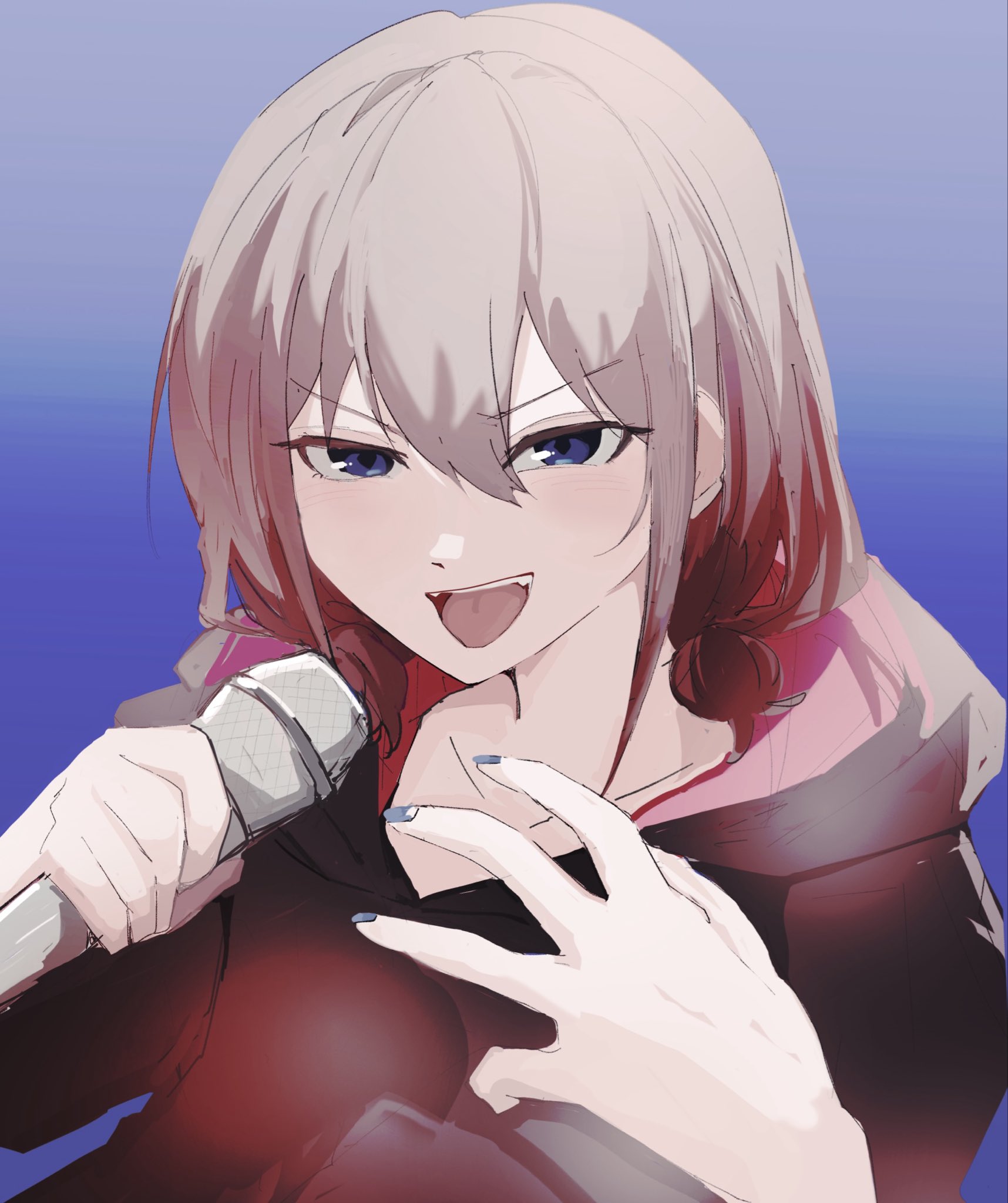 n nai nai n, iseri nina, girls band cry, commentary, hashtag-only commentary, highres, 1girl, black hoodie, blue background, blue eyes, blue nails, gradient background, grey hair, hair between eyes, holding, holding microphone, hood, hood down, hoodie, looking at viewer, microphone, multicolored hair, nail polish, open mouth, red hair, solo, teeth, two-tone hair, upper body, upper teeth only