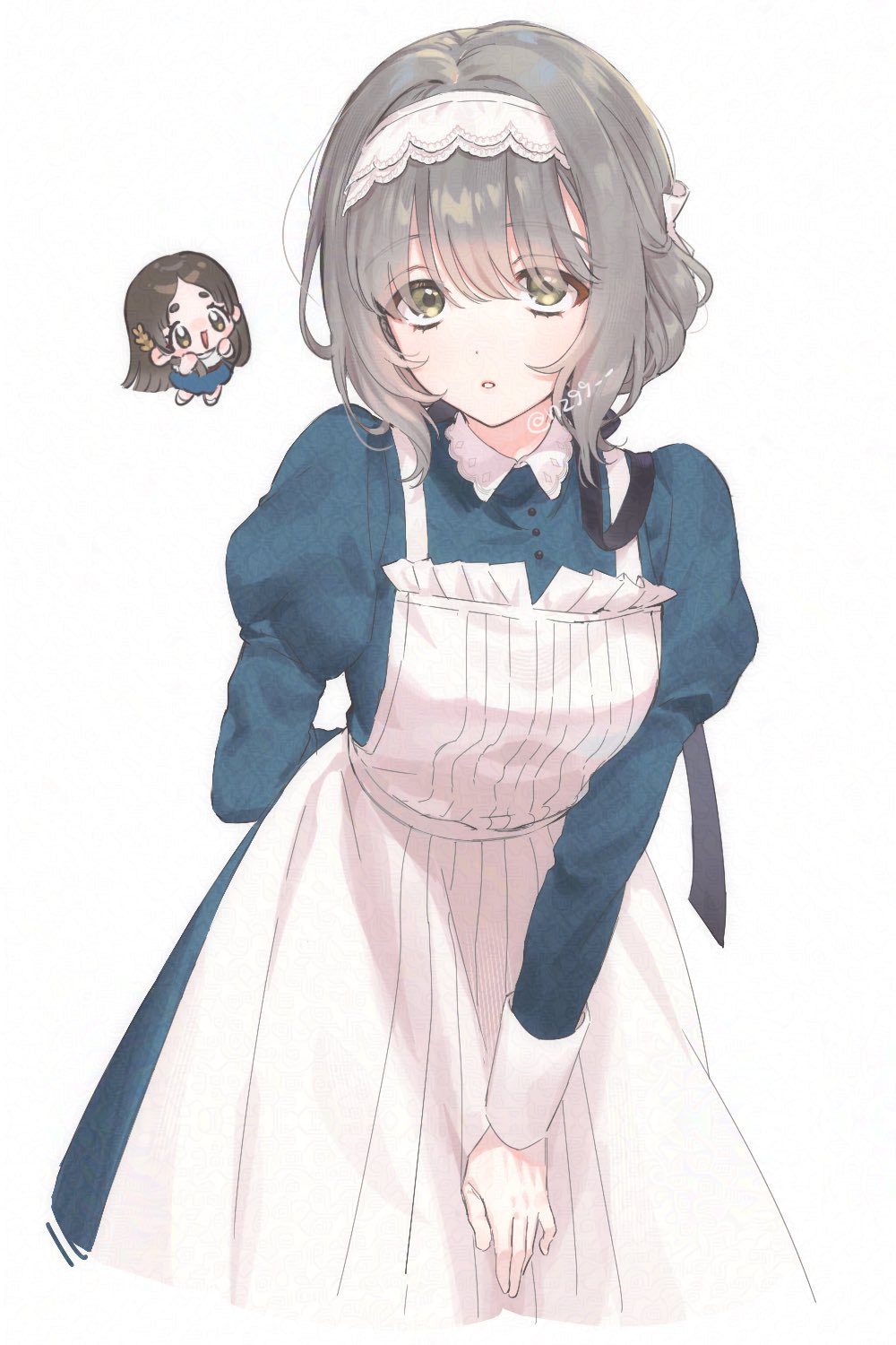 nz99, kuramoto china, gakuen idolmaster, idolmaster, commentary request, highres, 2girls, apron, arm behind back, blue dress, blush, chibi, chibi inset, dress, green eyes, grey hair, hairband, hiwatari kanae, juliet sleeves, long sleeves, maid, maid apron, multiple girls, parted lips, puffy sleeves, short hair, simple background, twitter username, white apron, white background, white hairband