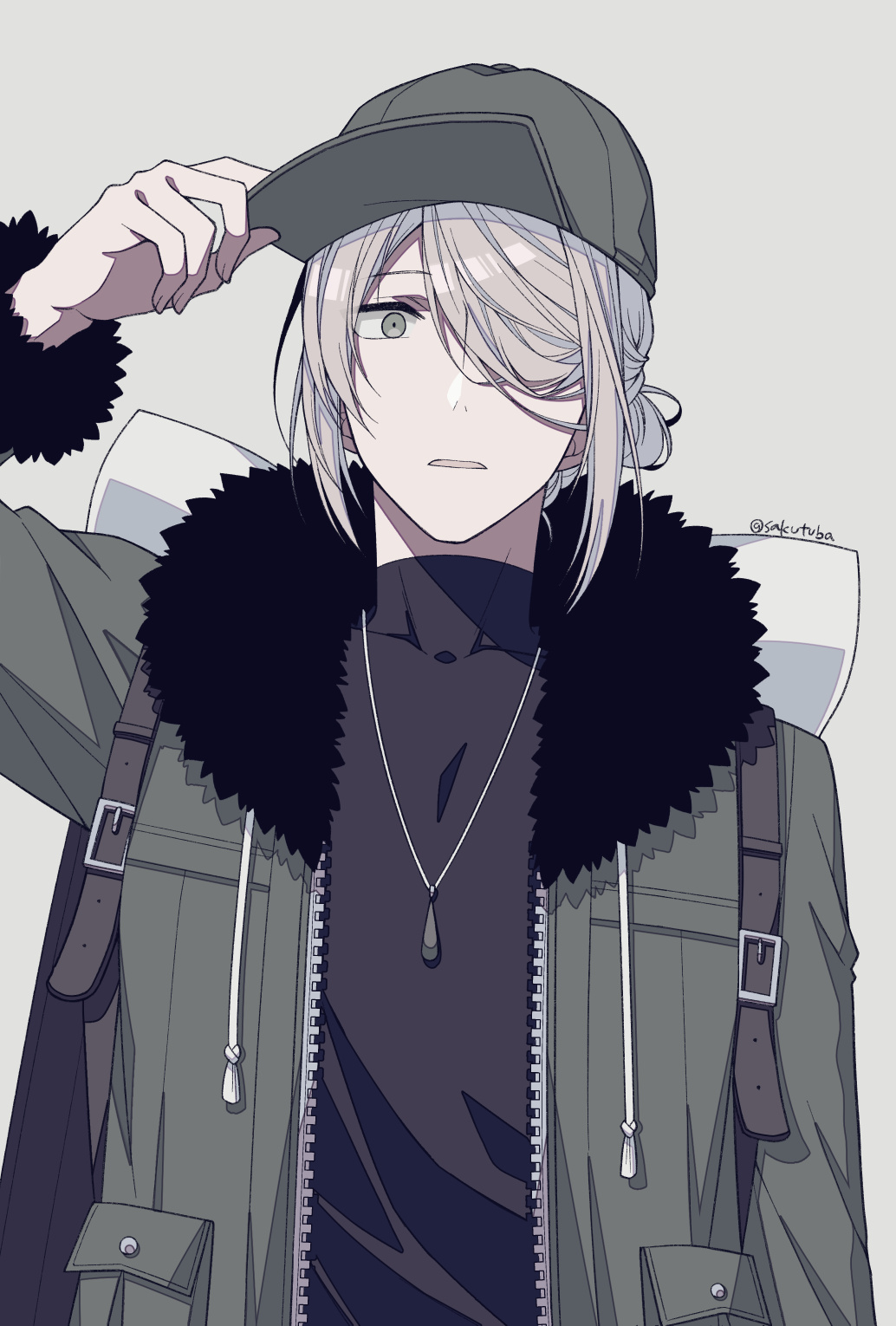 tsubasam, volo (pokemon), nintendo, pokemon, pokemon legends: arceus, commentary request, highres, 1boy, baseball cap, black shirt, blonde hair, contemporary, fur-trimmed jacket, fur trim, green eyes, green hat, green jacket, grey background, hair bun, hair over one eye, hand on headwear, hat, jacket, jewelry, male focus, necklace, open mouth, shirt, simple background, solo, surprised, twitter username, upper body