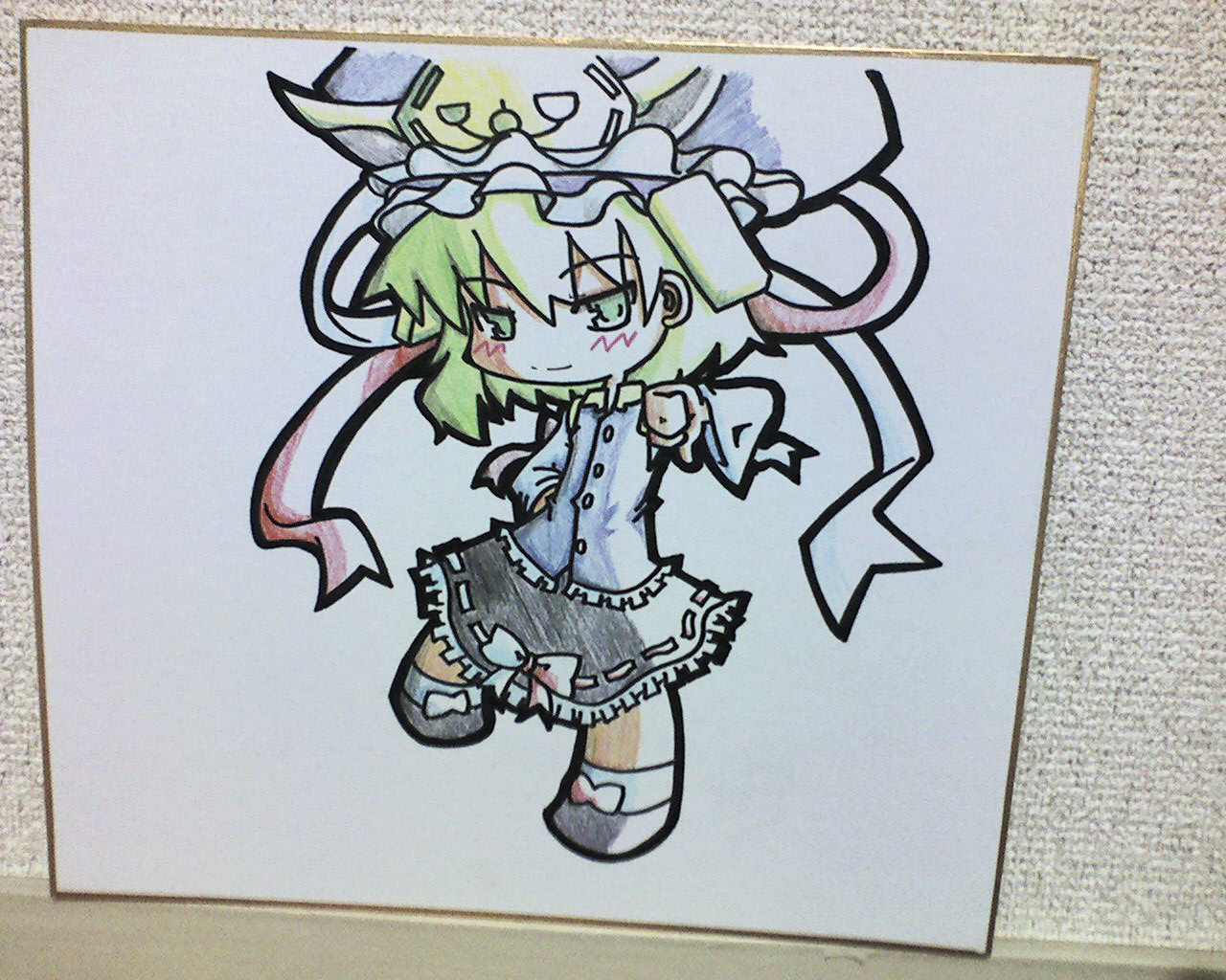 kureha mitsushige, shiki eiki, touhou, photo (medium), traditional media, chibi, female focus, green eyes, green hair, hat, ribbon, shikishi, short hair, solo, thumbs down