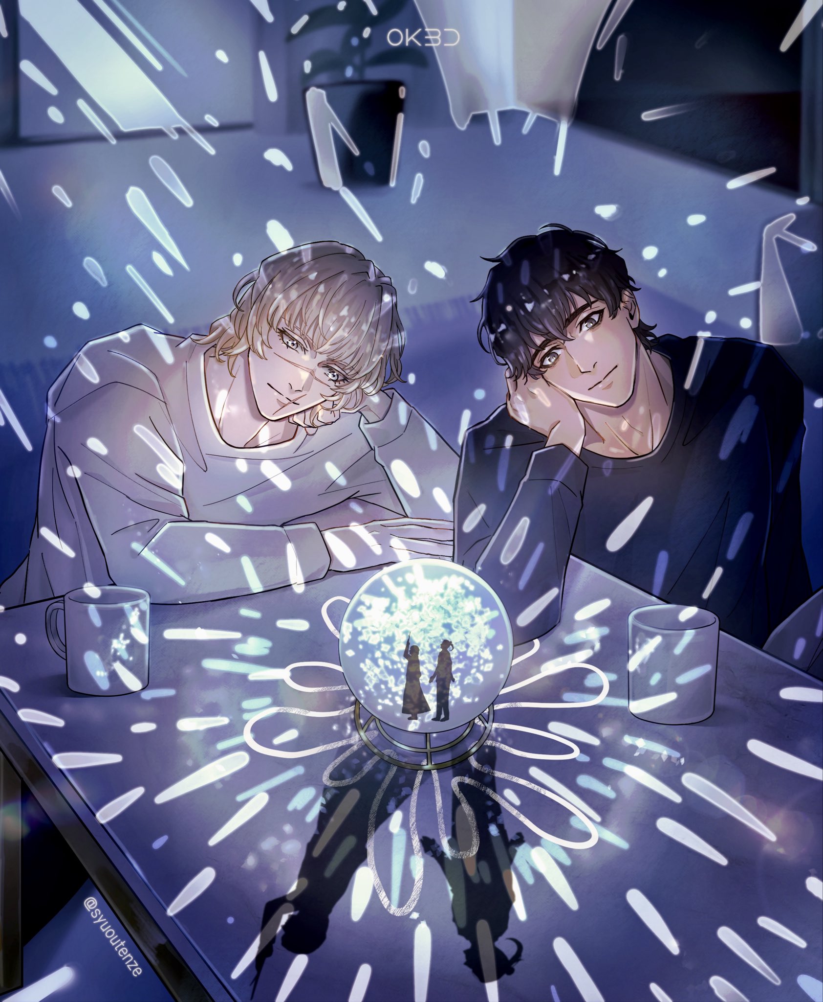 badeni, oczy, chi.: chikyuu no undou ni tsuite, highres, 2boys, alternate universe, black hair, black sweater, blonde hair, closed mouth, cup, hair between eyes, head on hand, indoors, light smile, male focus, medium hair, multiple boys, plant, potted plant, scar, scar on face, scar on mouth, scar on nose, short hair, snow globe, sweater, syuoutenze, table, twitter username, white sweater