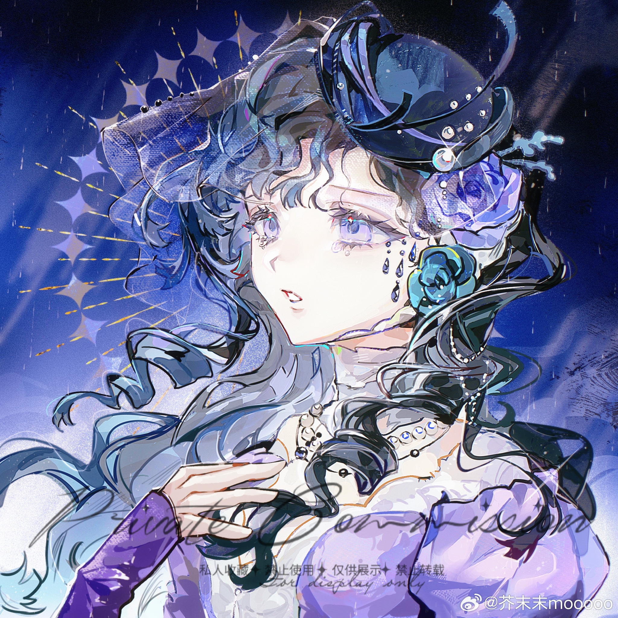 isolde (reverse:1999), reverse:1999, highres, 1girl, bare shoulders, black hair, black hat, blue background, dress, hand on own chest, hat, jiemomo mooooo, long hair, parted lips, purple dress, purple eyes, see-through clothes, see-through veil, solo, upper body, veil, watermark, wavy hair, weibo watermark