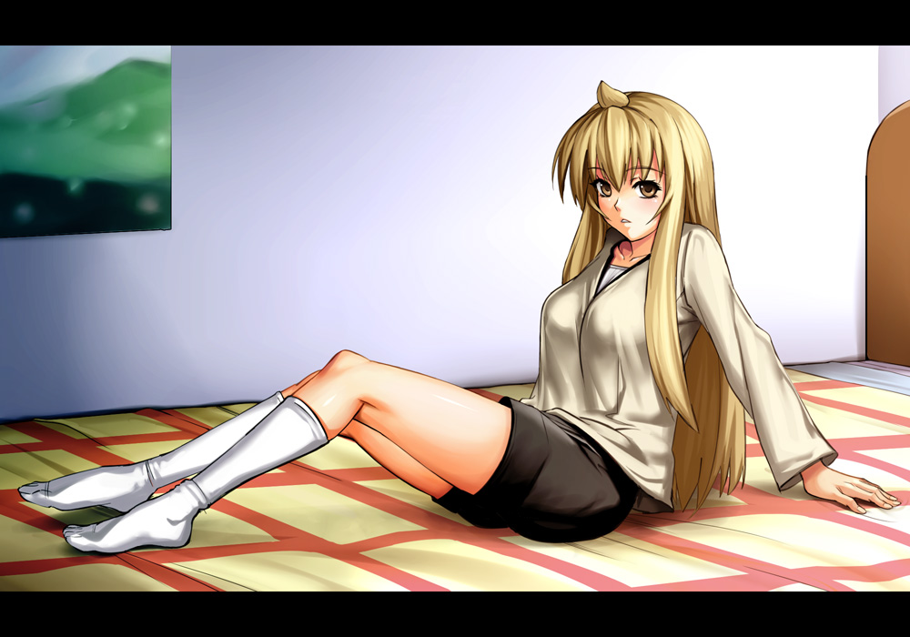 nyamota, minami chiaki, minami-ke, bad id, bad pixiv id, 00s, 1girl, aged up, ahoge, arm support, bed, blonde hair, breasts, brown eyes, feet, female focus, kneehighs, long hair, shorts, socks, solo