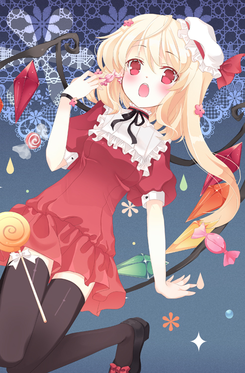 omiso, omiso (omiso), flandre scarlet, touhou, bad id, bad pixiv id, 1girl, :o, adapted costume, ascot, bat wings, black thighhighs, blonde hair, blush, bow, candy, dress, fang, female focus, flower, food, frills, hair flower, hair ornament, hat, lollipop, mini hat, open mouth, red eyes, short hair, side ponytail, solo, swirl lollipop, thighhighs, wings, zettai ryouiki