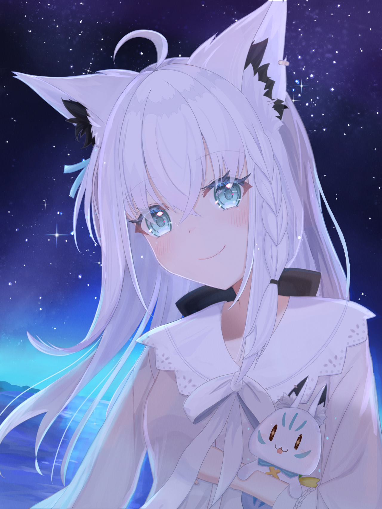 shirakami fubuki, shirakami fubuki (street), sukonbu (shirakami fubuki), hololive, commentary request, highres, 1girl, ahoge, animal ear fluff, animal ears, black bow, blush, bow, braid, dutch angle, earrings, fox ears, fox girl, green eyes, hair between eyes, hair bow, jewelry, long hair, looking at viewer, night, night sky, shirt, sidelocks, single braid, sky, smile, star (sky), starry sky, user ukxt2733, virtual youtuber, white hair, white shirt