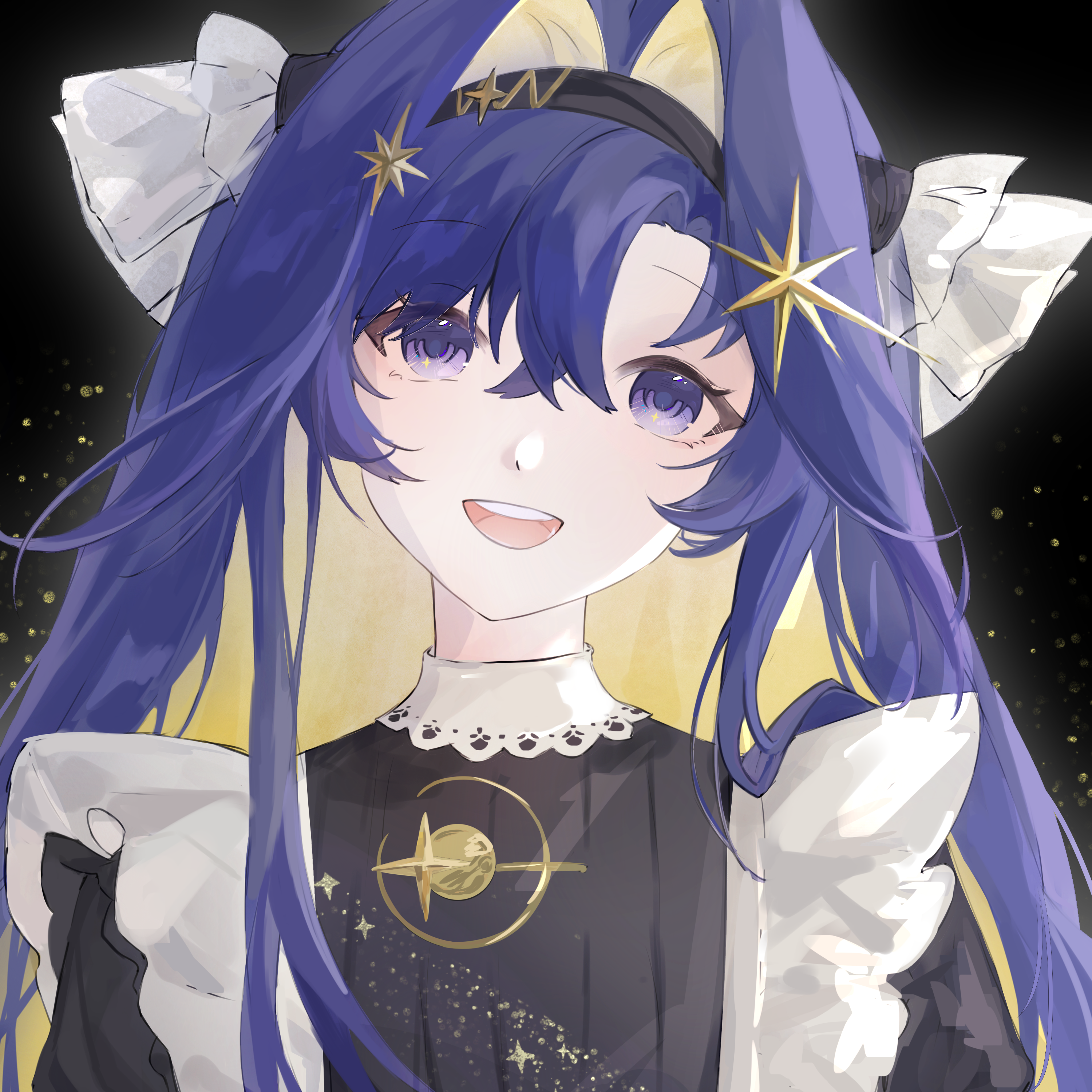 voyager (reverse:1999), reverse:1999, absurdres, highres, 1girl, :d, apron, black background, black dress, black hairband, blonde hair, blue eyes, blue hair, colored inner hair, dress, frilled apron, frills, hair intakes, hair ornament, hairband, head tilt, long hair, looking at viewer, multicolored hair, open mouth, school uniform, smile, solo, soviet school uniform, star (symbol), star hair ornament, teeth, upper body, upper teeth only, white apron, xianqianning