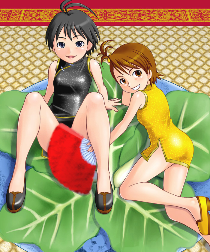 houman, futami ami, kikuchi makoto, idolmaster, idolmaster (classic), 00s, 2girls, :3, antenna hair, black hair, blue eyes, brown eyes, brown hair, censored, child, china dress, chinese clothes, convenient censoring, covering privates, dress, folding fan, hand fan, multiple girls, no socks, short hair, smile