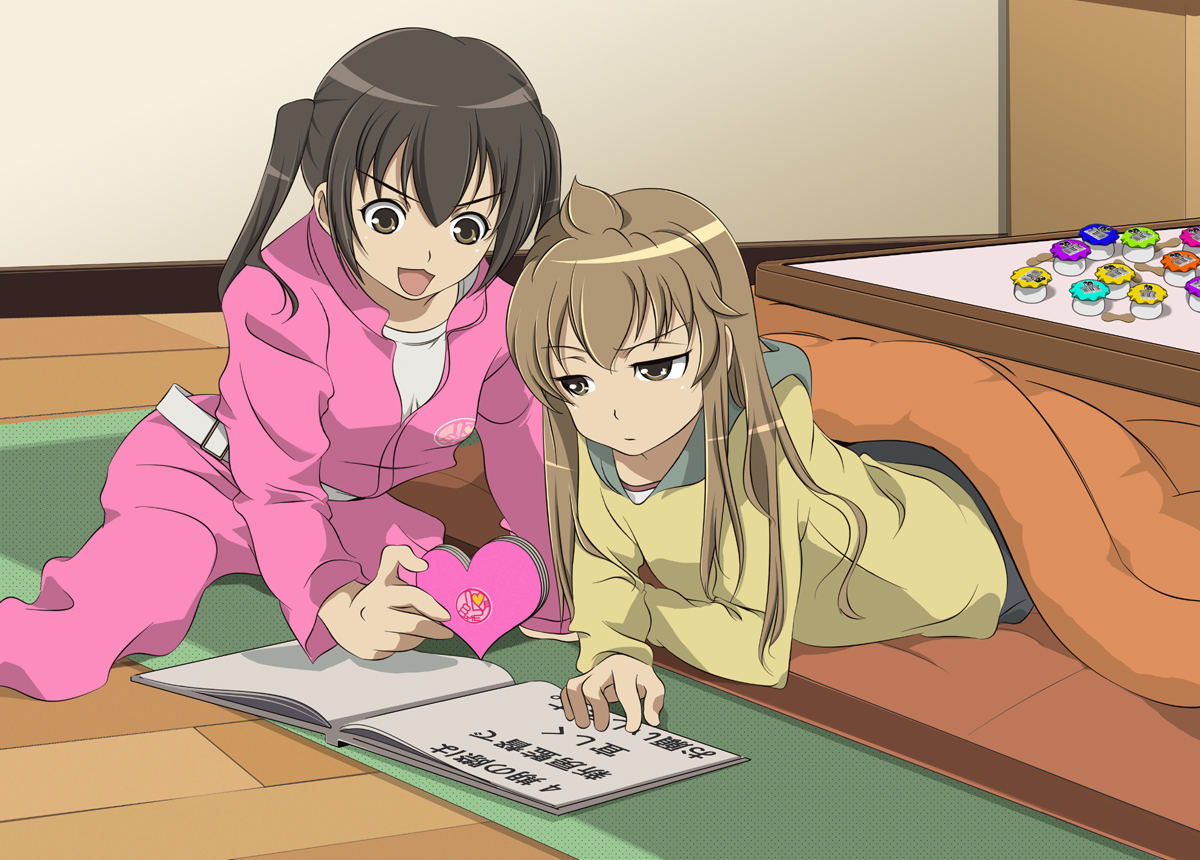 sasami (artist), minami chiaki, minami kana, mogami kyouko, minami-ke, skip beat, skip beat!, 2girls, ahoge, cosplay, heart, kotatsu, mogami kyouko (cosplay), multiple girls, table, voice actor connection