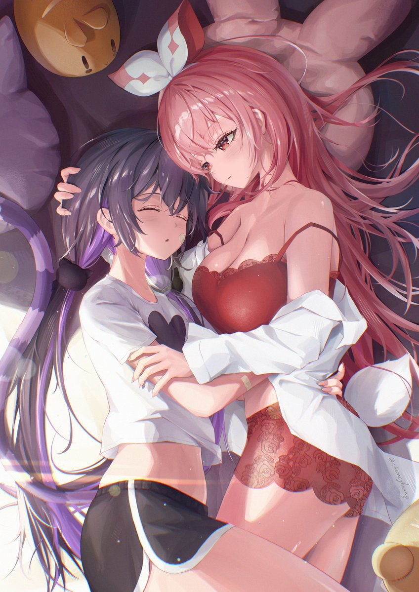 chia-yu huang, pinku (vtuber), indie virtual youtuber, 2girls, bare shoulders, black hair, black shorts, borrowed character, breasts, cat tail, cheshire (rosuuri), cleavage, crop top, hand on another's head, jacket, large breasts, long hair, long sleeves, low twintails, lying, multicolored hair, multiple girls, on bed, pink hair, purple hair, rabbit tail, red eyes, red shirt, red shorts, shirt, short sleeves, shorts, spaghetti strap, tail, twintails, two-tone hair, virtual youtuber, white jacket, white shirt