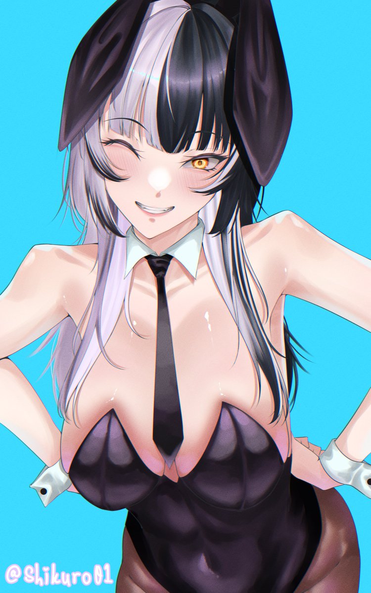 shikuroo0, shiori novella, holoadvent, hololive, hololive english, highres, 1girl, alternate costume, black hair, breasts, cleavage, large breasts, looking at viewer, multicolored hair, playboy bunny, simple background, smile, solo, split-color hair, two-tone hair, virtual youtuber