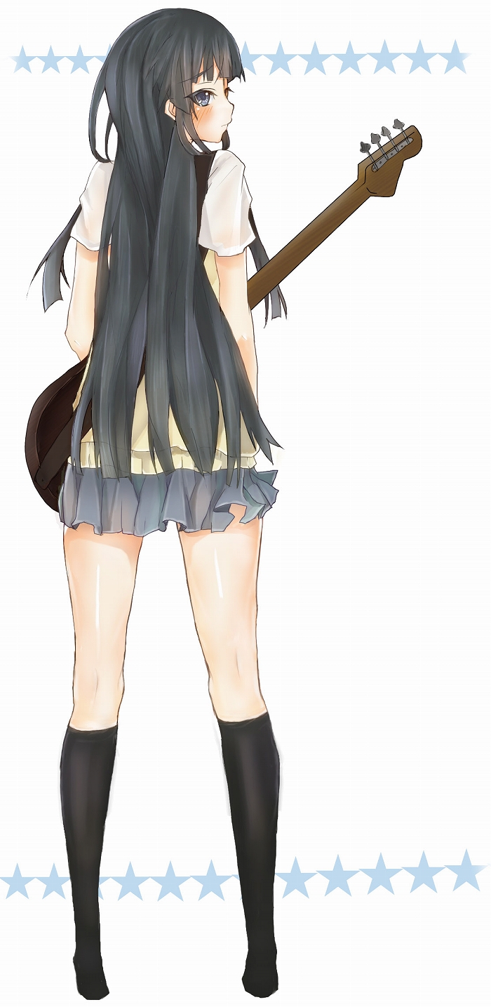 ako, ako (clover01), ako (so crazy!?), akiyama mio, k-on!, bad id, bad pixiv id, highres, 00s, 1girl, bass guitar, black hair, blue eyes, blunt bangs, blush, female focus, from behind, hime cut, instrument, legs, pleated skirt, school uniform, skirt, socks, solo