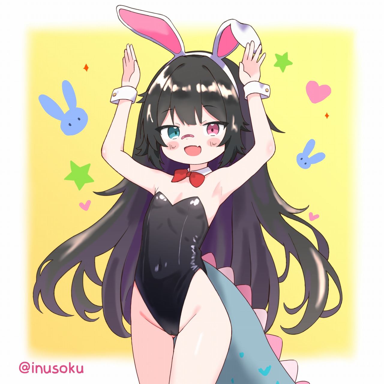 inusoku, indie virtual youtuber, commission, highres, skeb commission, 1girl, animal ear hairband, animal ears, bare legs, black hair, black leotard, blue eyes, bow, bowtie, breasts, delulu dino, detached collar, dinosaur girl, dinosaur tail, fake animal ears, fang, hairband, heterochromia, leotard, long hair, playboy bunny, rabbit ears, red bow, red bowtie, red hair, skin fang, small breasts, solo, strapless, strapless leotard, tail, twitter username, virtual youtuber, wrist cuffs, yellow background