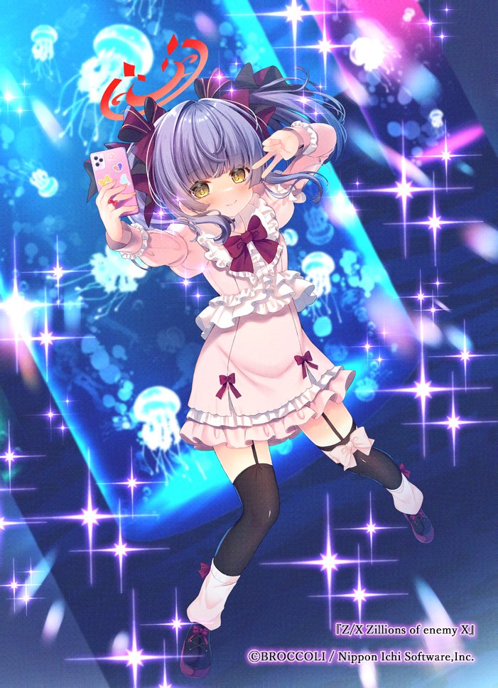 ko yu, z/x, official art, 1girl, aquarium, black shoes, black thighhighs, bow, bowtie, cellphone, closed mouth, dress, frilled dress, frills, halo, holding, holding phone, jellyfish, looking at phone, loose socks, mystica sanctus, phone, pink dress, purple hair, red bow, red bowtie, red halo, selfie, shoes, smartphone, socks, solo, sparkle, thighhighs, twintails, v, v over eye, yellow eyes