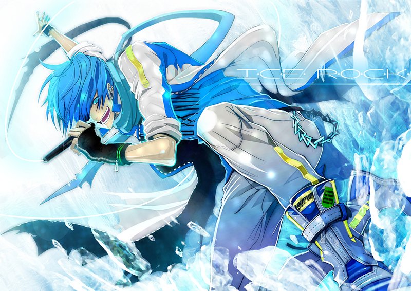 komaki (gigu), kaito (vocaloid), vocaloid, 1boy, blue eyes, blue hair, blue scarf, casual, chain, fingerless gloves, gloves, grin, hair over one eye, ice, male focus, matching hair/eyes, microphone, scarf, smile, solo