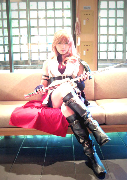 lightning farron, final fantasy, final fantasy xiii, photo (medium), asian, cosplay, female focus, sword, weapon