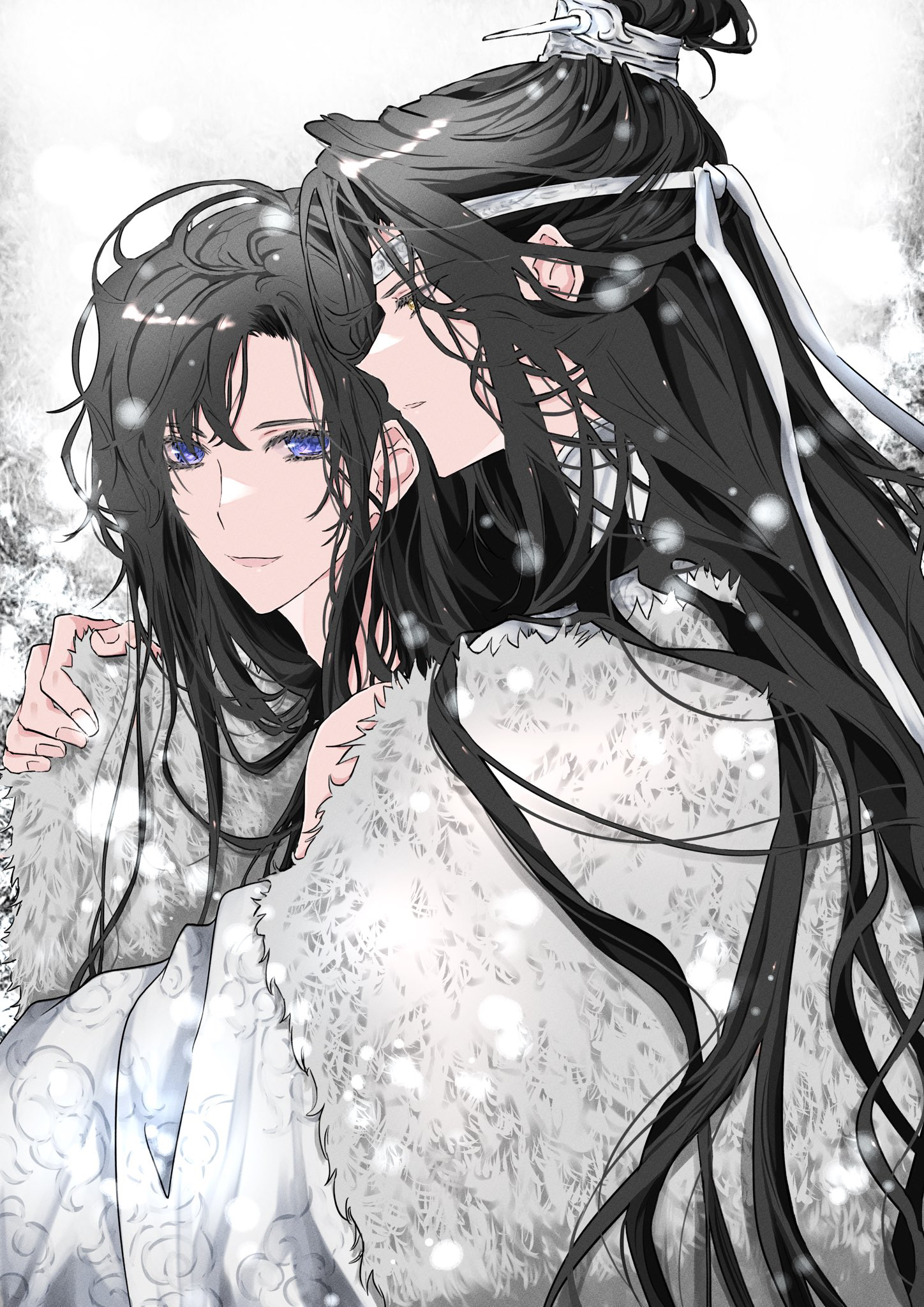 naruse (kmk648), lan wangji, wei wuxian, modao zushi, highres, 2boys, alternate costume, alternate hairstyle, bare shoulders, black hair, chinese clothes, closed mouth, couple, dressing another, eyelashes, from side, fur-trimmed robe, fur trim, hair down, hanfu, headband, hug, hug from behind, long hair, long sleeves, looking at viewer, male focus, multiple boys, parted bangs, parted lips, profile, purple eyes, robe, shared clothes, smile, snow, snowing, topknot, upper body, very long hair, white hanfu, white headband, wide sleeves, winter clothes, xiao guan (headdress), yaoi, yellow eyes