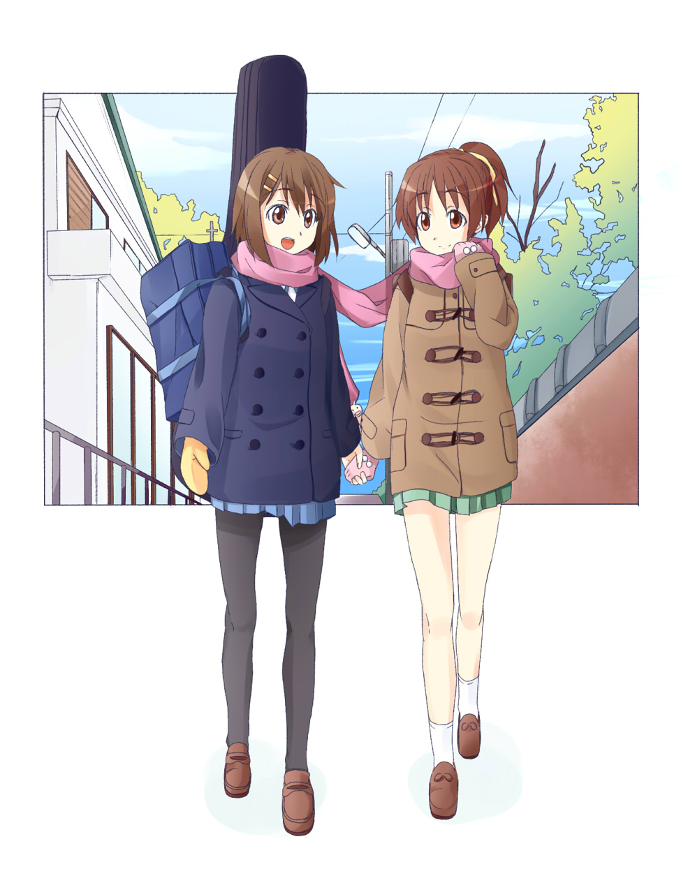 kou (ahms), hirasawa ui, hirasawa yui, k-on!, bad id, bad pixiv id, highres, 00s, 2girls, bag, brown eyes, brown hair, coat, holding hands, in-universe location, mittens, multiple girls, pantyhose, ponytail, scarf, school uniform, shared clothes, shared scarf, short hair, siblings, sisters