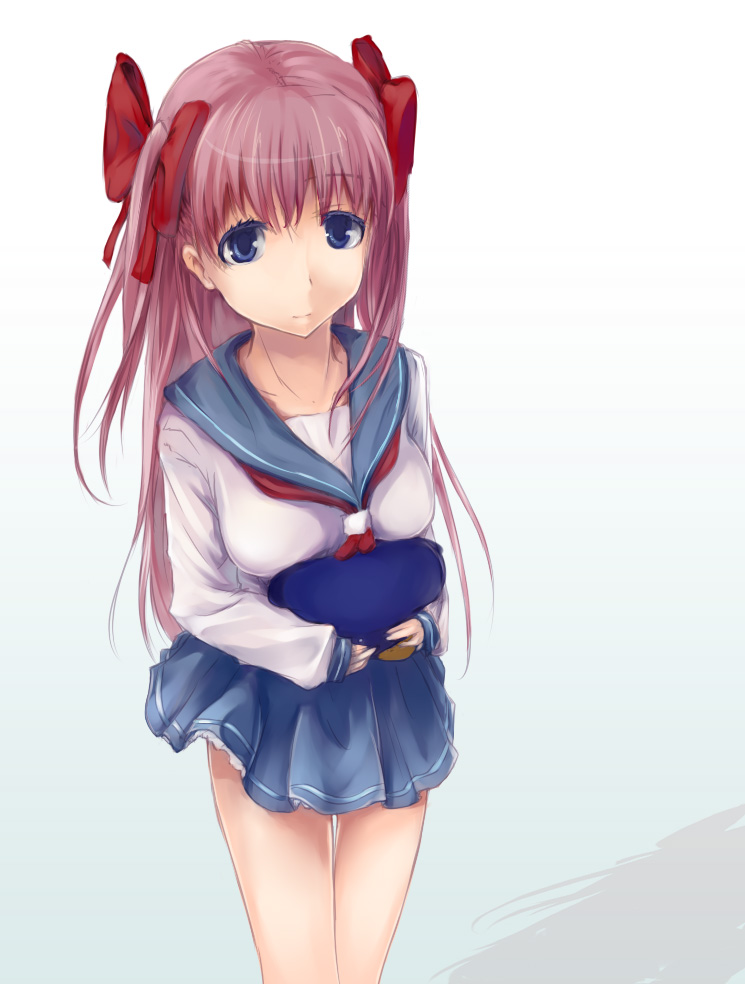 akino komichi, etopen, haramura nodoka, saki (manga), 00s, 1girl, blue eyes, blue skirt, bow, collarbone, female focus, hair bow, holding, long hair, long sleeves, pink hair, red bow, sailor collar, school uniform, serafuku, shirt, simple background, skirt, solo, standing, very long hair, white background, white shirt