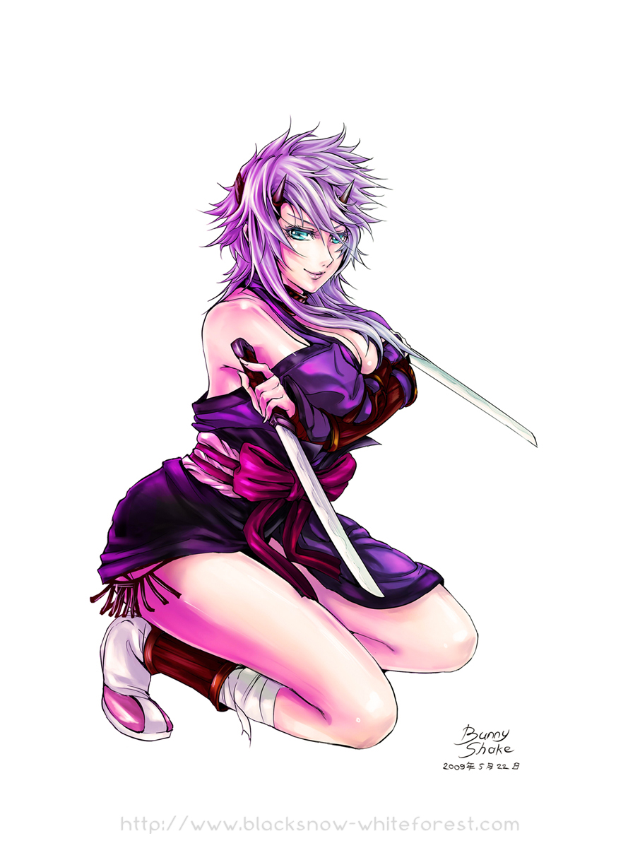 lilaccu, shizuka (queen's blade), queen's blade, highres, 00s, 1girl, breasts, female focus, green eyes, horns, large breasts, ninja, purple hair, short hair, short sword, sideboob, solo, sword, weapon, white hair